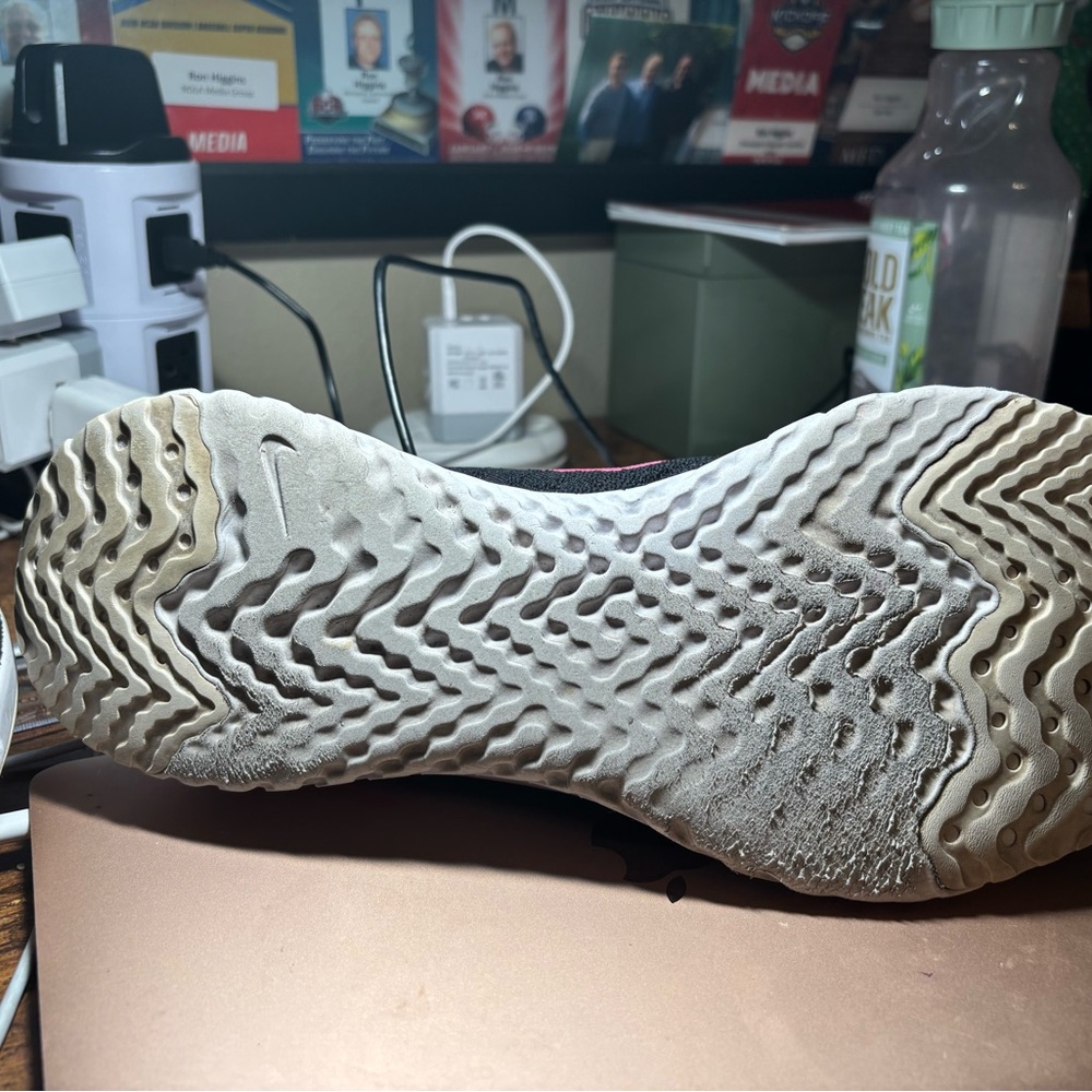 Nike Men’s Epic Reax Black and Pink Running Shoes size 15 - Picture 2 of 3